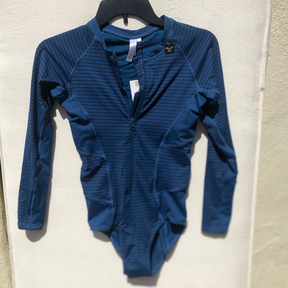 azura australia zipper front bathing suit. 💙🔥